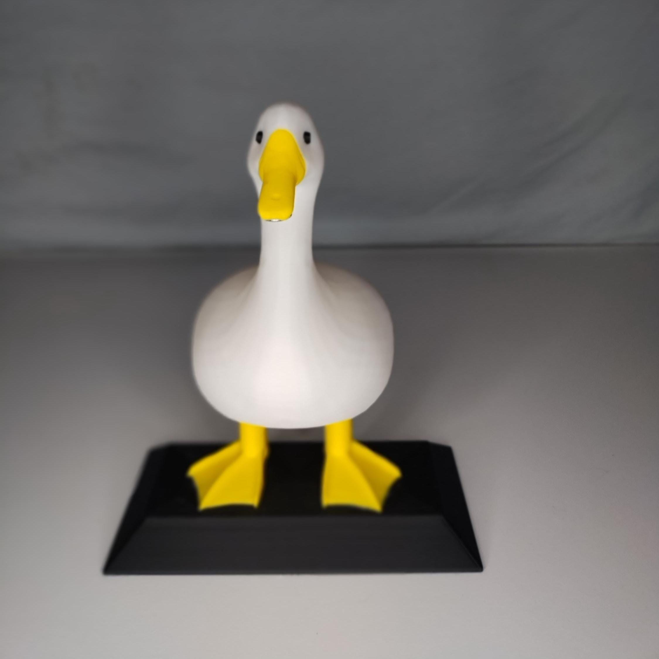 Goose Desk Decor 7 inch Magnetic Beak Keychain Holder, Funny Office Gift